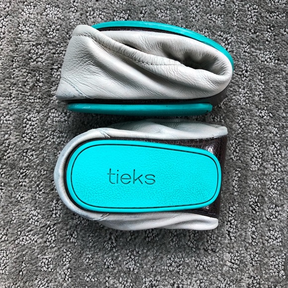 Tieks Shoes - Tieks in Feather Grey